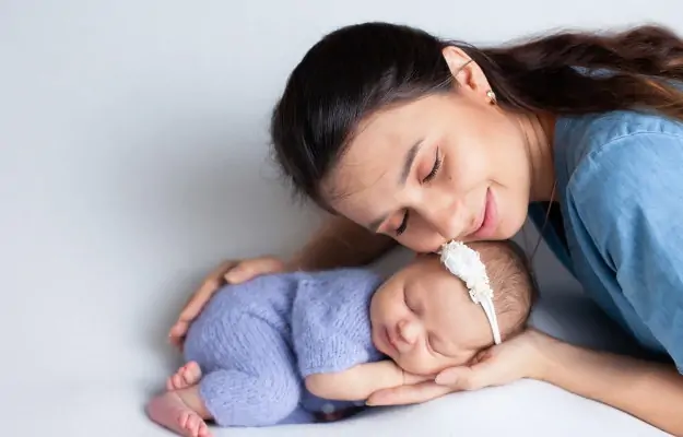 New Mom Supplement Timeline: डिलीवरी के बाद दवाएं कब तक लें- नई मांओं के लिए जरूरी जानकारी