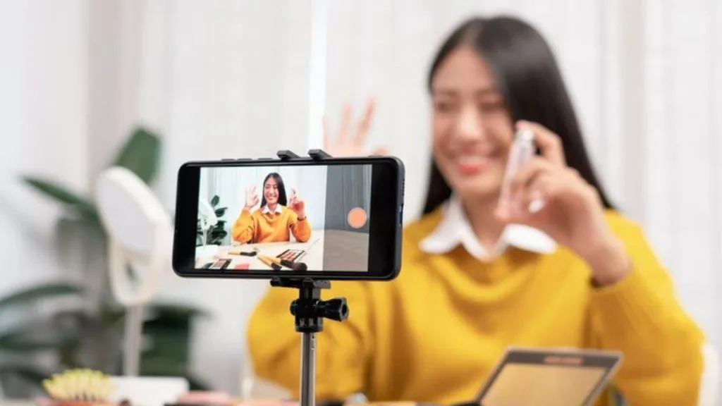 Instagram Live Update: अब 1,000 फॉलोअर्स वाले यूज़र्स ही कर सकेंगे Instagram Live, जानें नया नियम और इसके पीछे की वजह