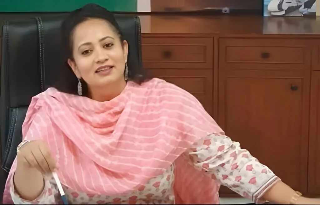 स्वास्थ्य मंत्री आरती सिंह राव ने कहा कि शहरी स्वास्थ्य मिशन के तहत शुरू की गई 12 प्रकार की प्राथमिक स्वास्थ्य सेवाएं शहरी गरीबों के जीवन में उल्लेखनीय सुधार ला रही हैं। स्वास्थ्य मंत्री आरती सिंह राव ने कहा कि शहरी स्वास्थ्य मिशन के तहत शुरू की गई 12 प्रकार की प्राथमिक स्वास्थ्य सेवाएं