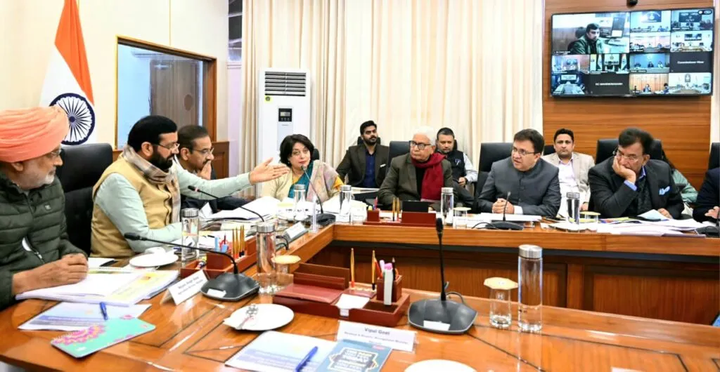 मंत्रिमंडल बैठक के बाद सीएम नायब सिंह सैनी की बड़ी घोषणाएँ, तीन कस्बों को मिला नगरपालिका का दर्जा मंत्रिमंडल बैठक के बाद सीएम नायब सिंह सैनी की बड़ी घोषणाएँ, तीन कस्बों को मिला नगरपालिका का दर्जा