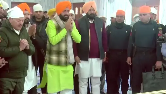 मुख्यमंत्री नायब सिंह सैनी ने लुधियाना में गुरुद्वारा श्री चरण कंवल साहिब में मत्था टेका, प्रदेश की सुख-समृद्धि की कामना मुख्यमंत्री नायब सिंह सैनी ने लुधियाना में गुरुद्वारा श्री चरण कंवल साहिब में मत्था टेका, प्रदेश की सुख-समृद्धि की कामना