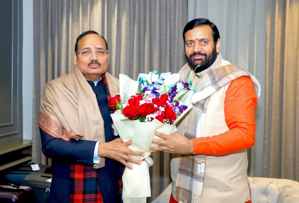 हिसार में भारत के मुख्य न्यायाधीश न्यायमूर्ति सूर्यकांत का भव्य स्वागत, मुख्यमंत्री नायब सिंह सैनी ने किया अभिनंदन