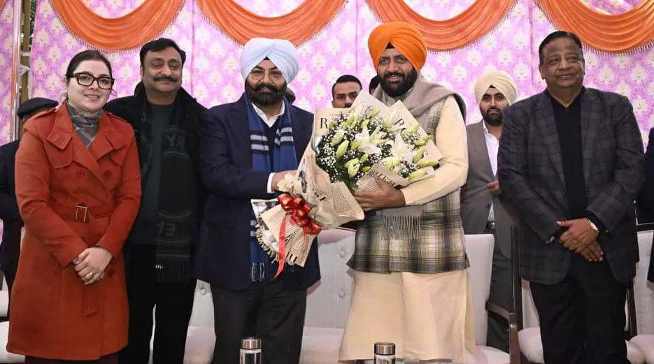 संत कबीर कुटीर में सीएम नायब सैनी का उद्योगपतियों से संवाद, औद्योगिक क्रांति में उनकी भूमिका को बताया अहम संत कबीर कुटीर में सीएम नायब सैनी का उद्योगपतियों से संवाद, औद्योगिक क्रांति में उनकी भूमिका को बताया अहम