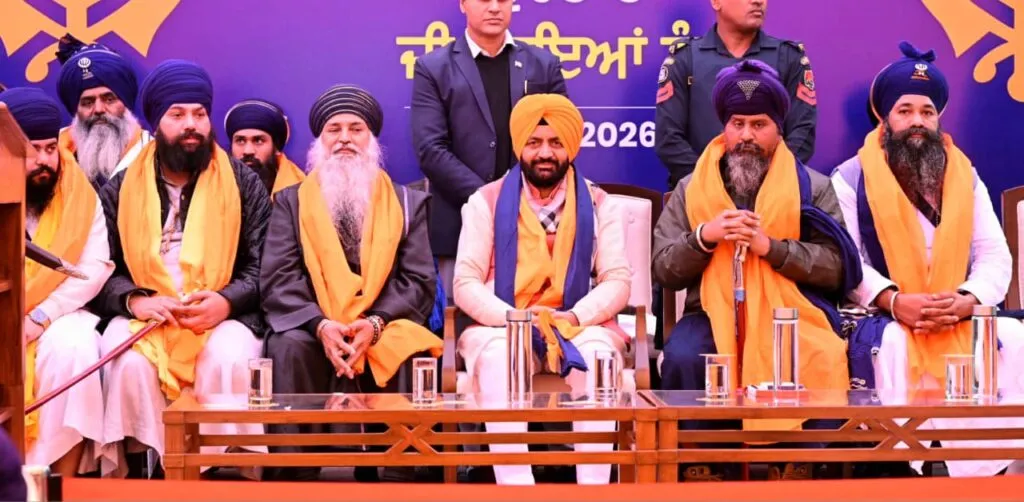 संत कबीर कुटीर में निहंग सिख समुदाय का आगमन, ऐतिहासिक परंपरा और राष्ट्रनिर्माण पर दिया संदेश