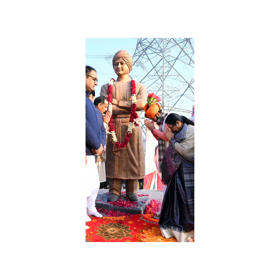 राष्ट्रीय युवा दिवस: गुरुग्राम में स्वामी विवेकानंद की प्रतिमा पर माल्यार्पण, युवाओं के लिए प्रेरणा का संदेश राष्ट्रीय युवा दिवस: गुरुग्राम में स्वामी विवेकानंद की प्रतिमा पर माल्यार्पण, युवाओं के लिए प्रेरणा का संदेश