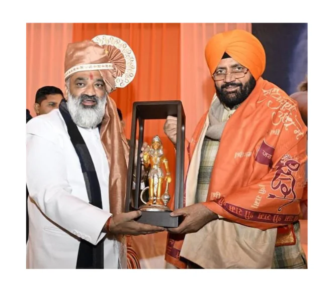 मोहाली में सम्पूर्ण श्री सुंदरकांड पाठ में मुख्यमंत्री नायब सिंह सैनी की गरिमामयी उपस्थिति, आयोजकों ने किया सम्मान मोहाली में सम्पूर्ण श्री सुंदरकांड पाठ में मुख्यमंत्री नायब सिंह सैनी की गरिमामयी उपस्थिति, आयोजकों ने किया सम्मान