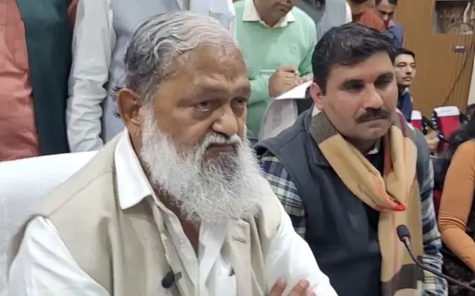 अनिल विज का सख्त संदेश: जनता की शिकायतें प्राथमिकता, कैथल बैठक में कई मामलों का तुरंत निस्तारण अनिल विज का सख्त संदेश: जनता की शिकायतें प्राथमिकता, कैथल बैठक में कई मामलों का तुरंत निस्तारण