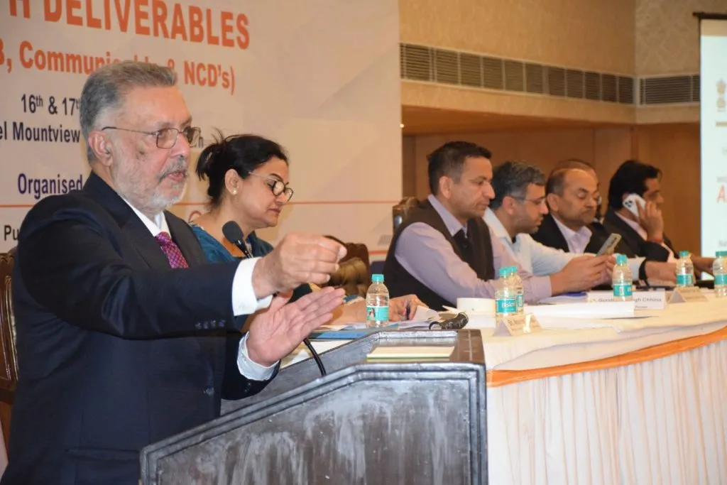 पंजाब में मरीज-केंद्रित स्वास्थ्य सेवाओं को रफ्तार: डॉ. बलबीर सिंह ने की समीक्षा बैठक, 550 से ज्यादा नए आम आदमी क्लिनिक जोड़ने का ऐलान पंजाब में मरीज-केंद्रित स्वास्थ्य सेवाओं को रफ्तार: डॉ. बलबीर सिंह ने की समीक्षा बैठक, 550 से ज्यादा नए आम आदमी क्लिनिक जोड़ने का ऐलान